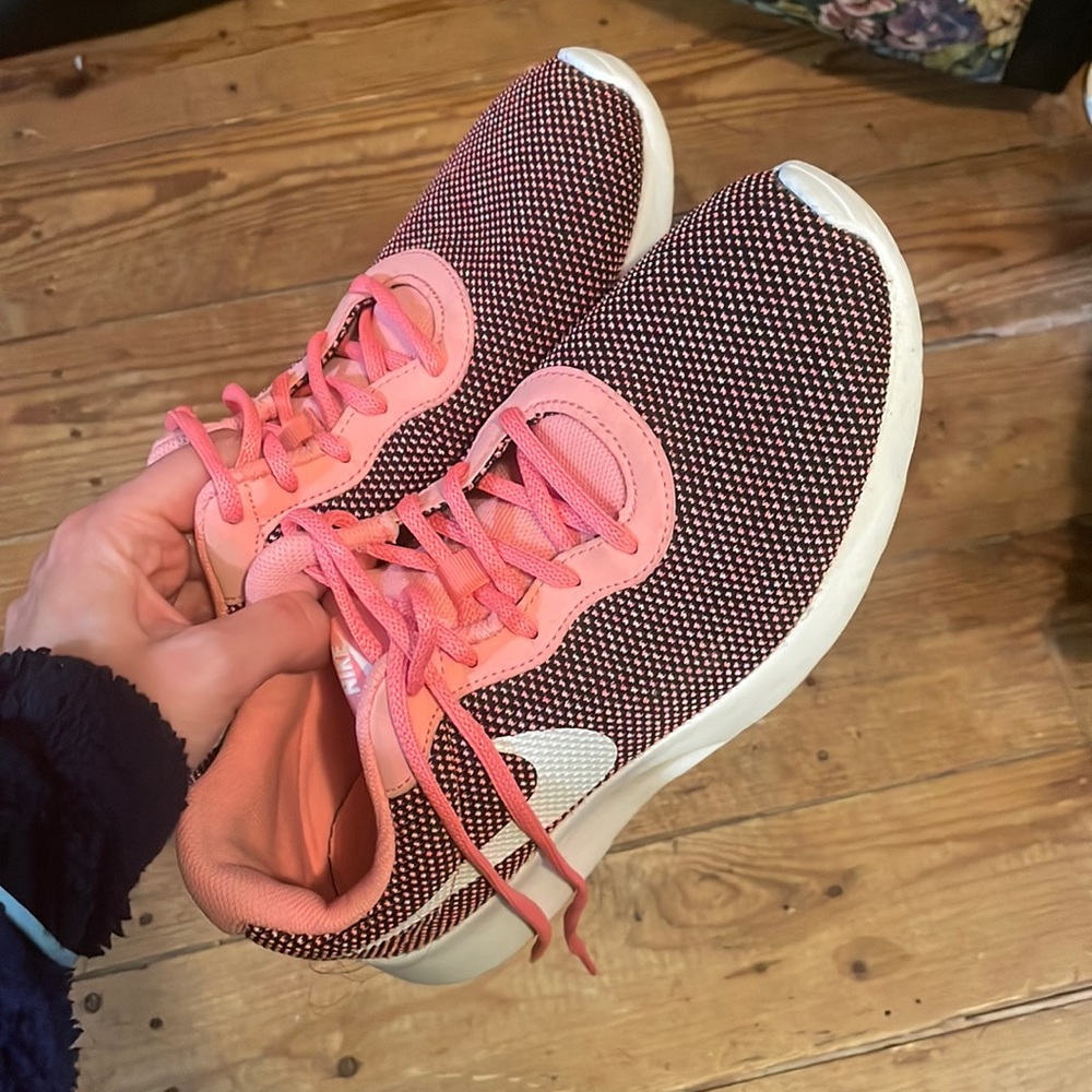 tennis shoes